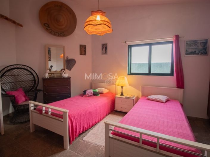 Image No.18-3 Bed House for sale