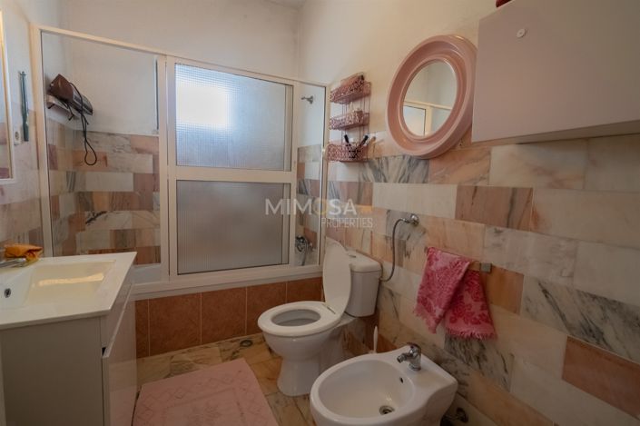 Image No.21-5 Bed House for sale