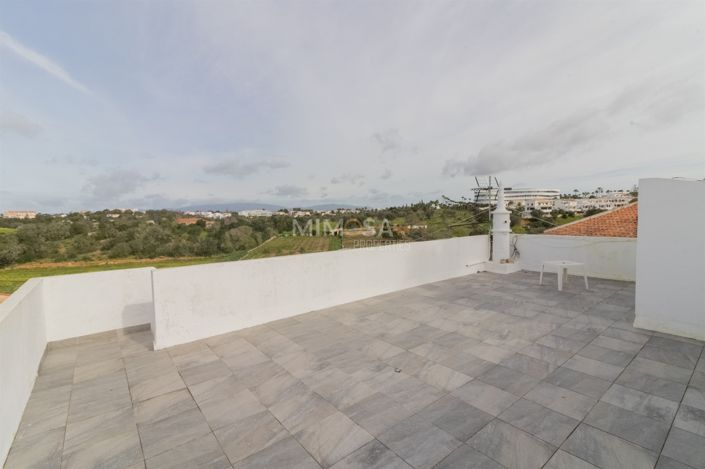 Image No.24-5 Bed House for sale