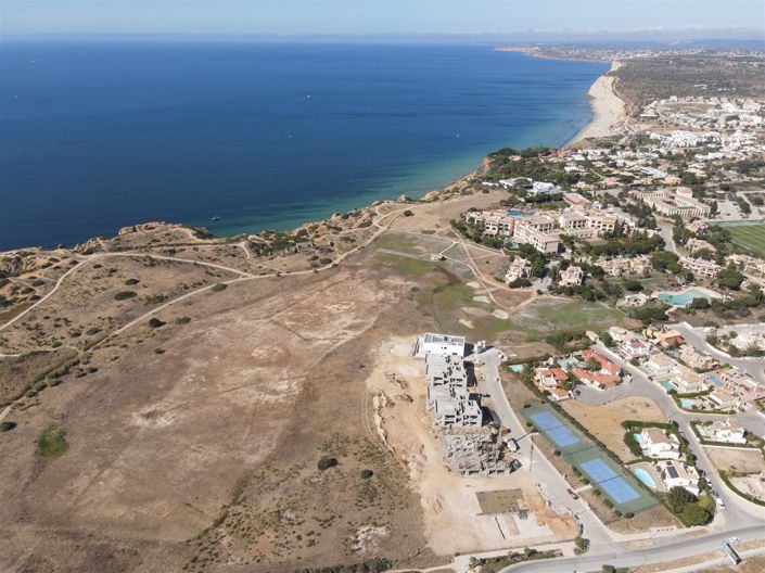 Image No.15-4 Bed Property for sale