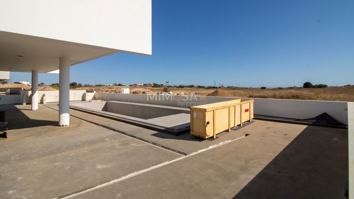 Image No.14-4 Bed Property for sale