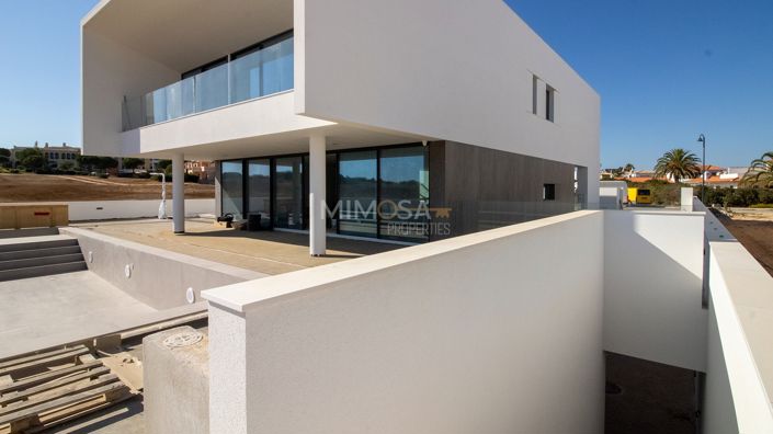 Image No.15-4 Bed Property for sale