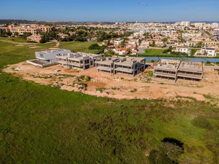 Image No.22-4 Bed Property for sale