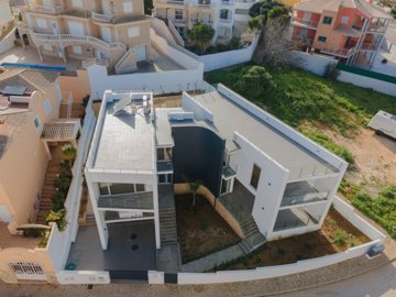 1 - Lagos, House