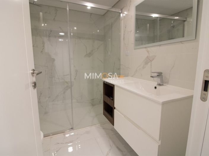 Image No.12-4 Bed House for sale
