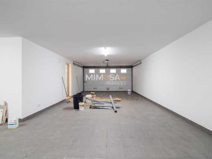 Image No.15-4 Bed House for sale