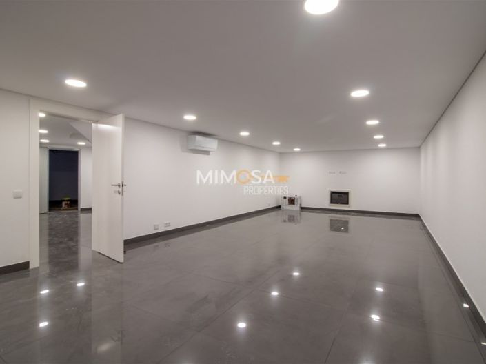 Image No.16-4 Bed House for sale