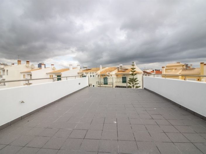 Image No.30-4 Bed House for sale