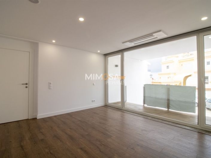 Image No.9-4 Bed House for sale