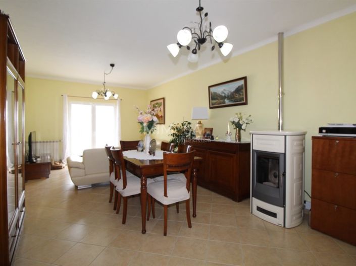 Image No.11-3 Bed House for sale