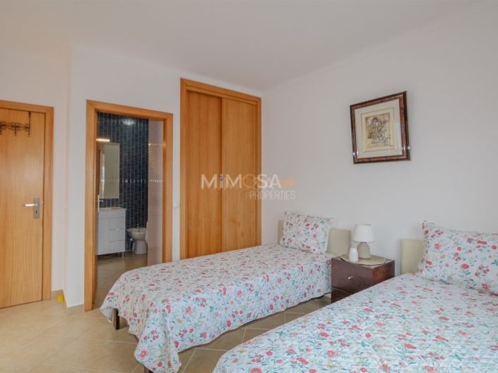 Image No.24-3 Bed House for sale
