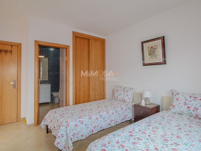 Image No.30-3 Bed House for sale