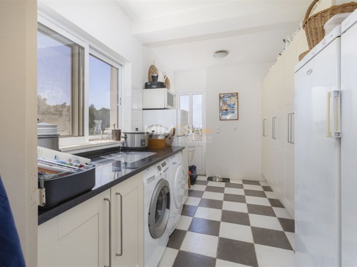 Image No.10-3 Bed House for sale