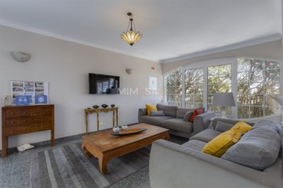 d9d96145-ed56-4c40-a6f0-a146a632a9eb