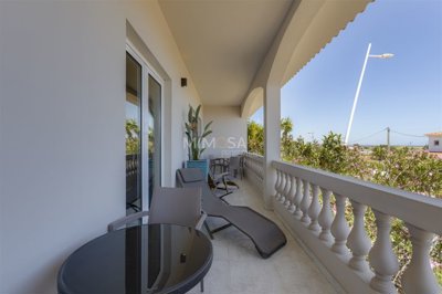 234afc51-72f6-4e93-822f-5a1a6aaaf3f5