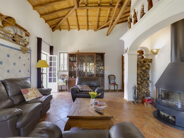 Image No.10-5 Bed House for sale
