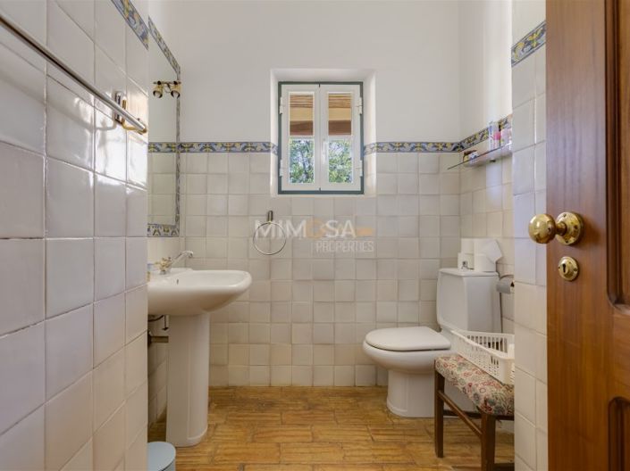 Image No.18-5 Bed House for sale