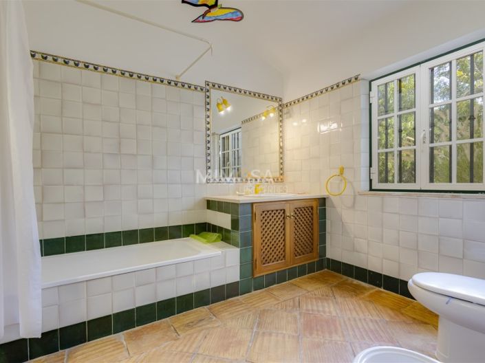 Image No.20-5 Bed House for sale