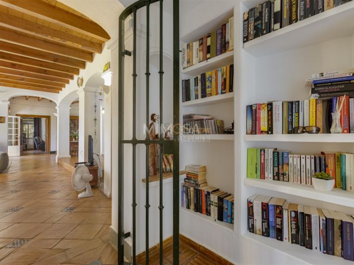 Image No.25-5 Bed House for sale
