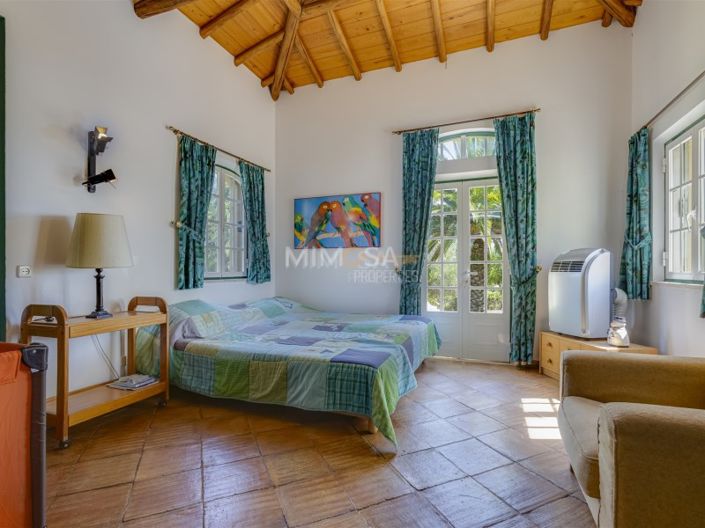Image No.26-5 Bed House for sale