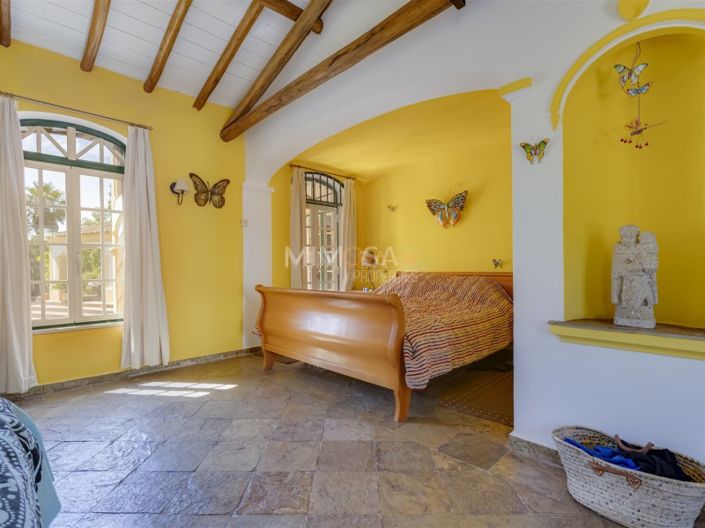 Image No.32-5 Bed House for sale