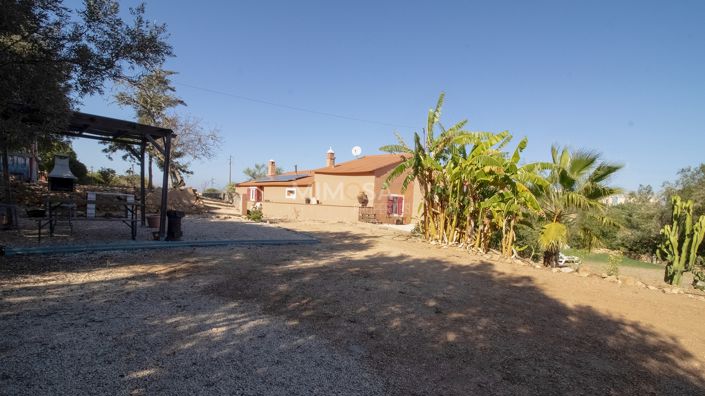 Image No.15-6 Bed Property for sale