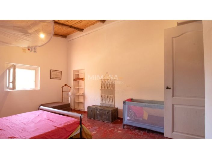 Image No.18-5 Bed House for sale
