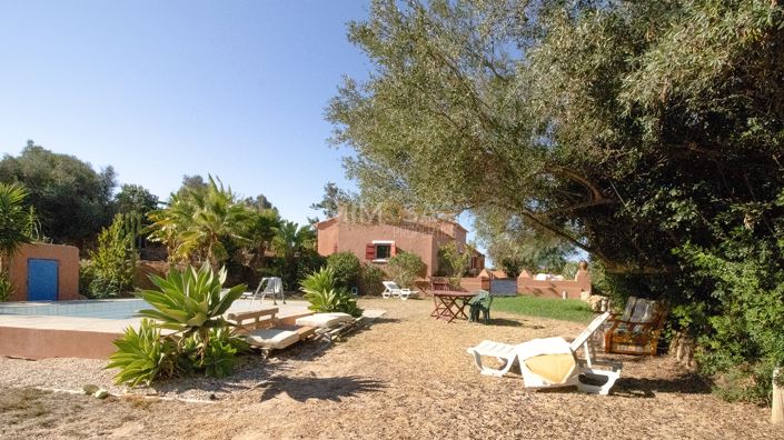 Image No.17-6 Bed Property for sale