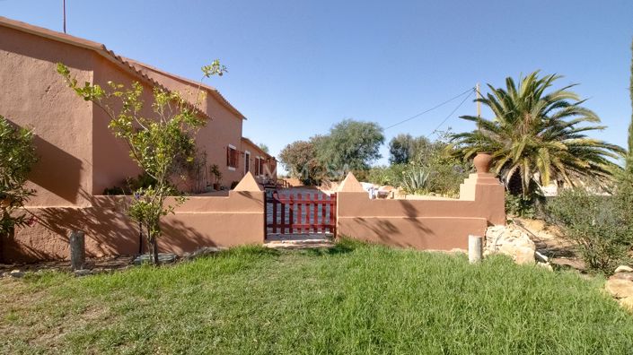 Image No.18-6 Bed Property for sale