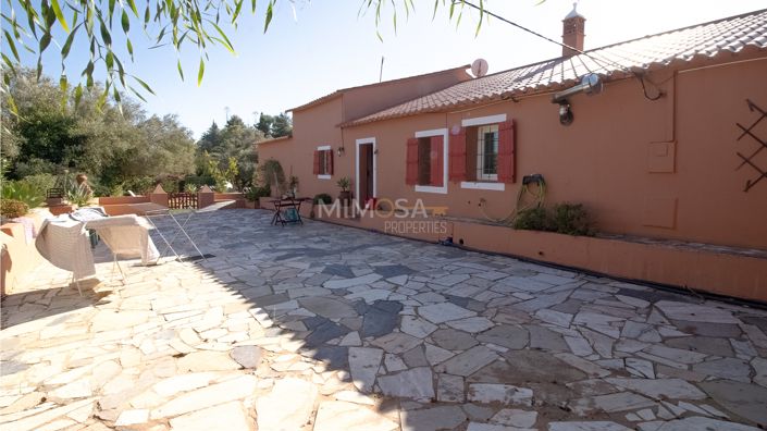 Image No.20-6 Bed Property for sale