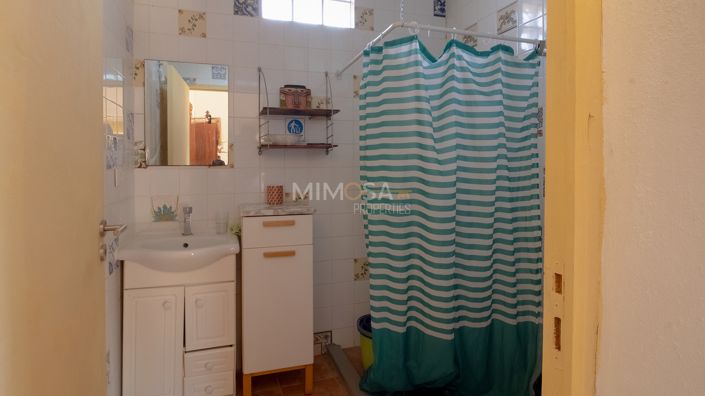 Image No.6-6 Bed Property for sale