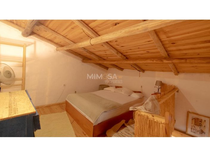 Image No.6-5 Bed House for sale