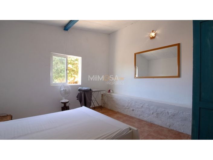 Image No.9-5 Bed House for sale