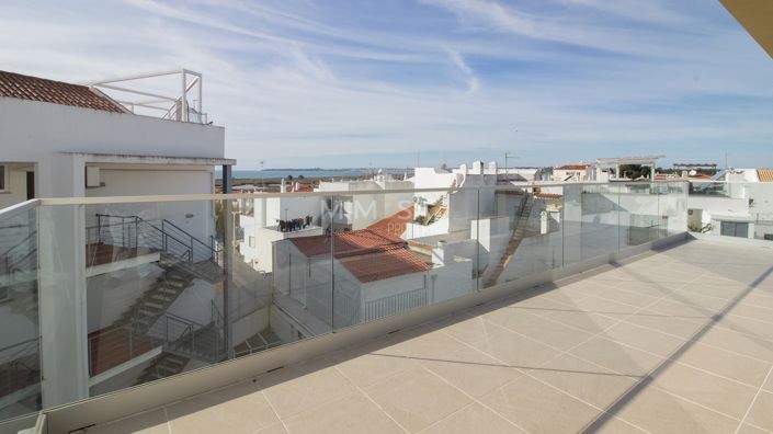 Image No.14-3 Bed Flat for sale