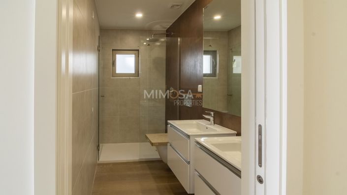 Image No.18-3 Bed Flat for sale