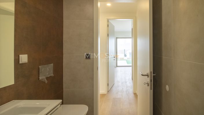 Image No.21-3 Bed Flat for sale