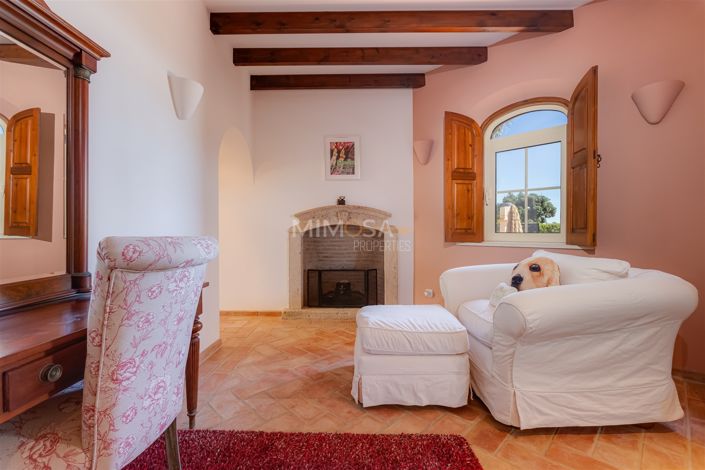 Image No.15-4 Bed House for sale