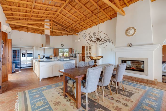 Image No.21-4 Bed House for sale