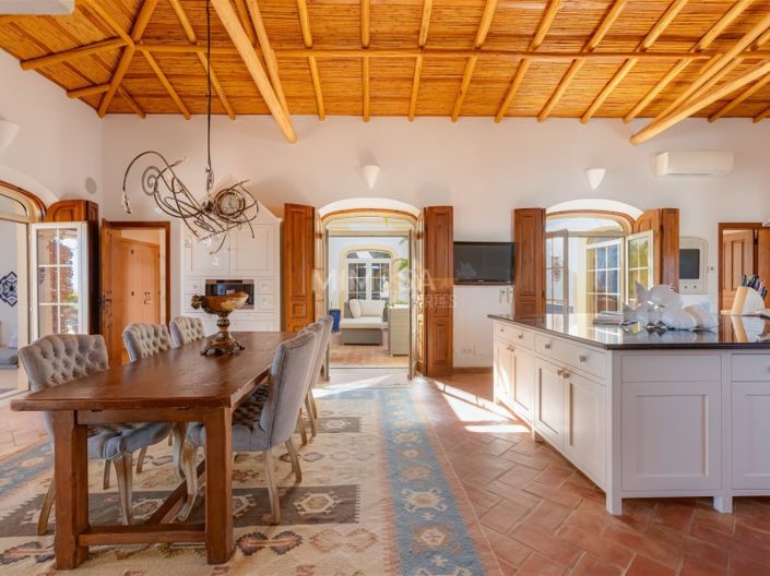 Image No.24-4 Bed House for sale