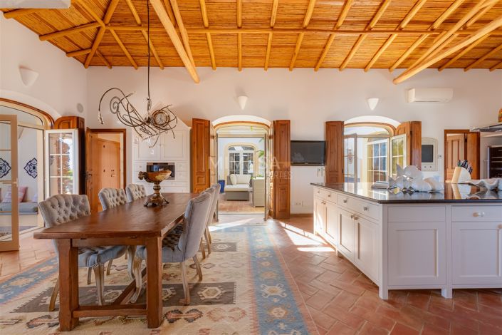 Image No.24-4 Bed House for sale