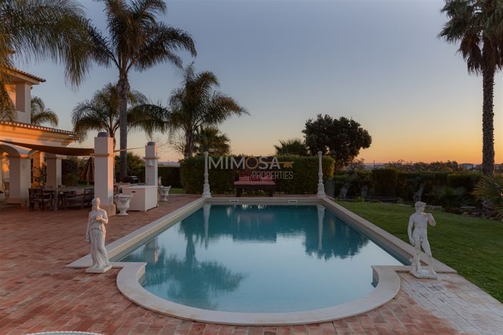 Image No.4-4 Bed House for sale