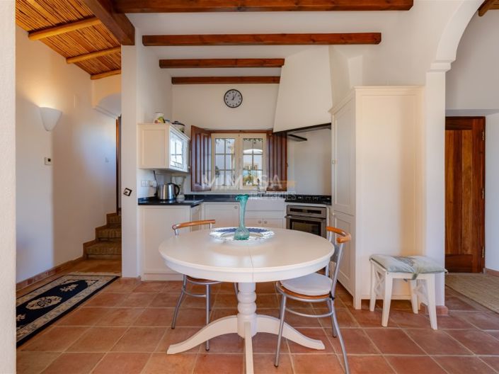 Image No.6-4 Bed House for sale