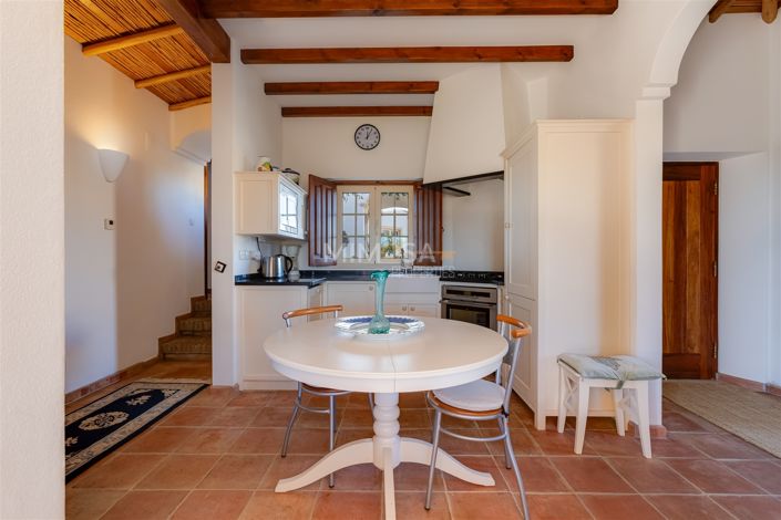 Image No.6-4 Bed House for sale