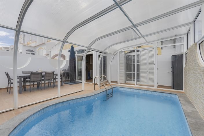 Image No.1-Propriété de 3 chambres à vendre à Lagos