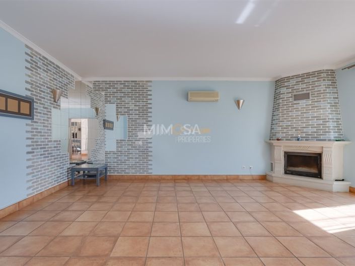 Image No.12-3 Bed Apartment for sale