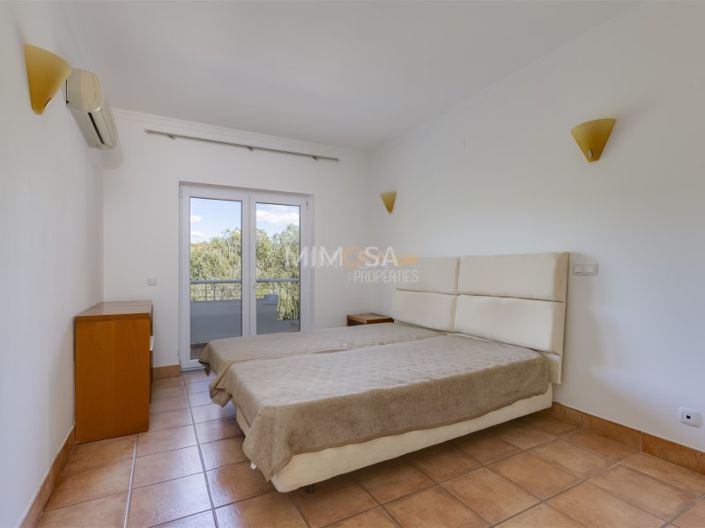 Image No.17-3 Bed Apartment for sale
