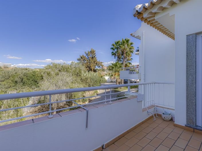 Image No.20-3 Bed Apartment for sale