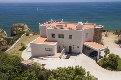 1 - Lagos, Maison