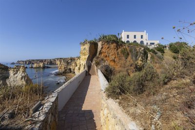 1 - Lagos, House