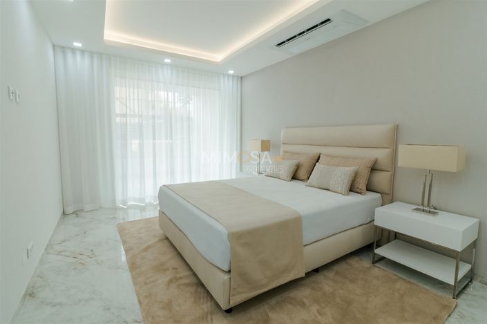 Image No.14-4 Bed Flat for sale